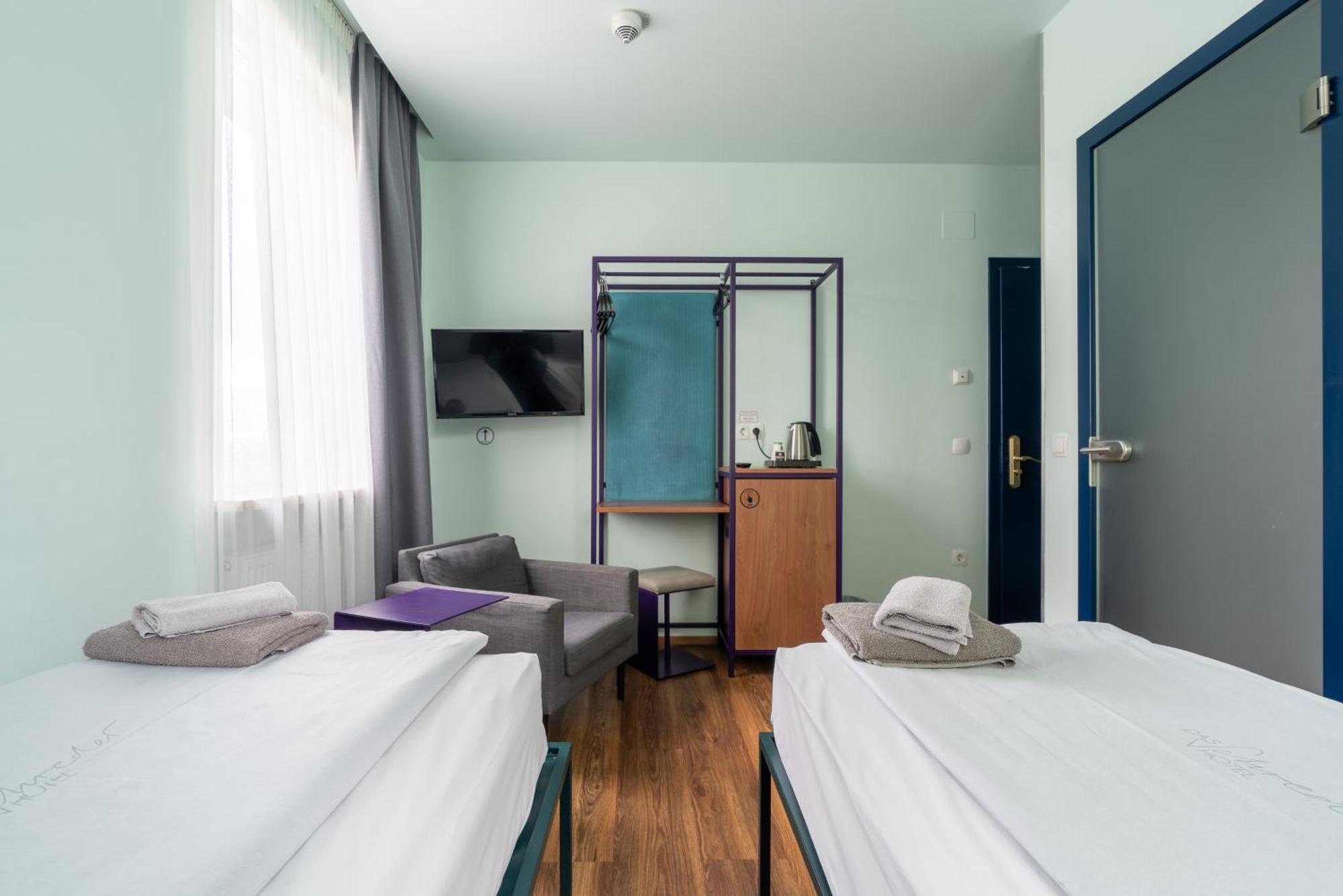 Schreder Hotel 2*